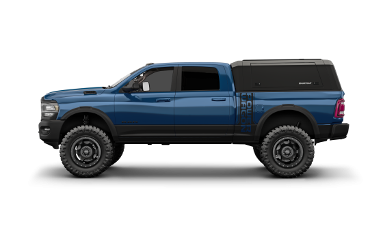 Hardtop Noir RSI SMARTCAP EVOa sur Dodge RAM 1500 Bleu Foncé - Paré pour l'Expédition