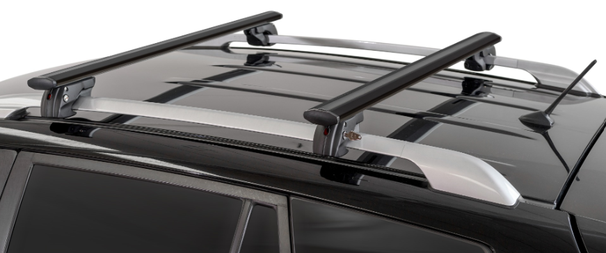 deux barres de toit Menabo noires fixées sur des barres d'origine d'un véhicule