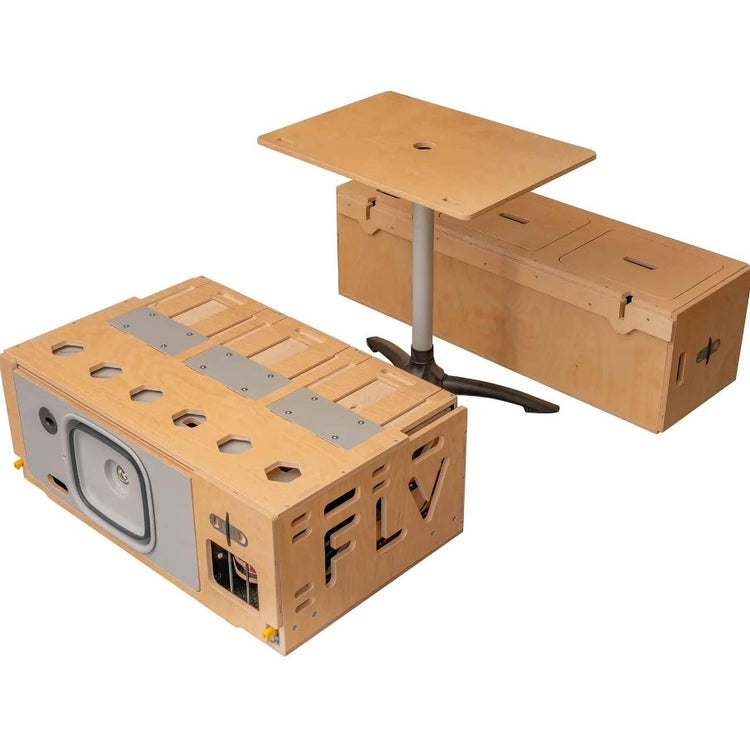 Box aménagement bois FLV avec une table et un caisson