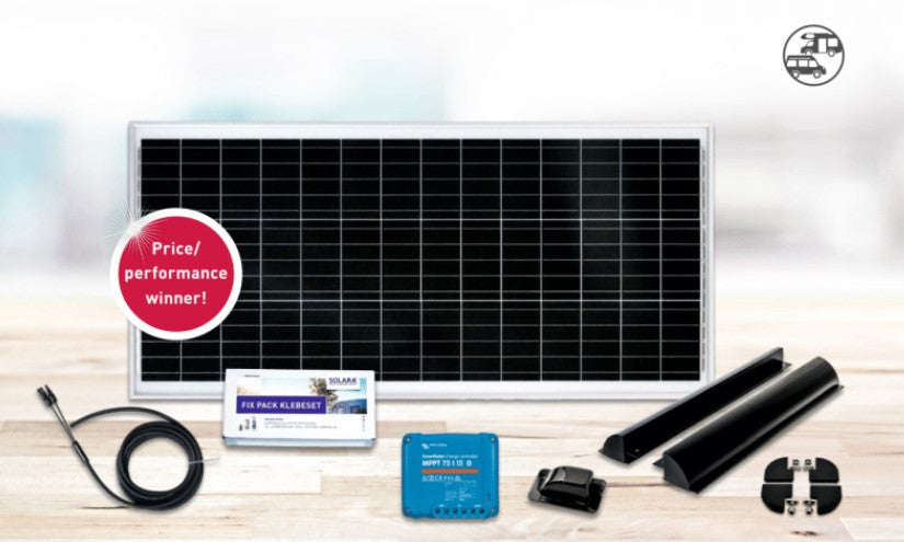 kit panneau solaire avec tous les composants d'installation devant