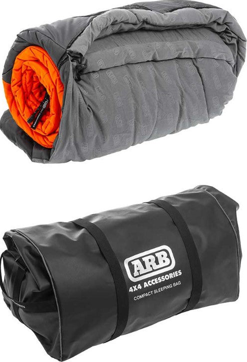 Sac de protection d'un duvet avec un duvet gris orange au dessus