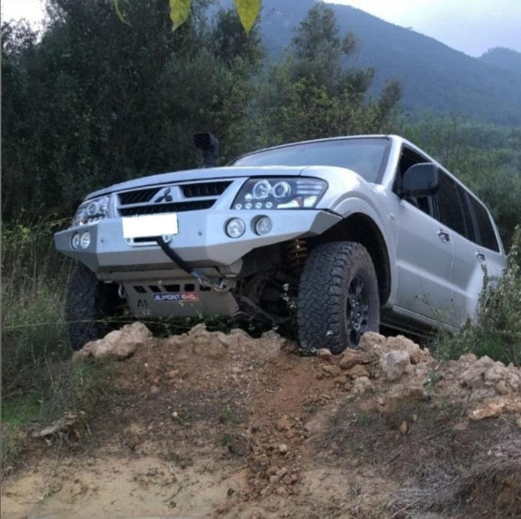 Blindage avant/moteur Almont - Mitsubishi Pajero 2007+