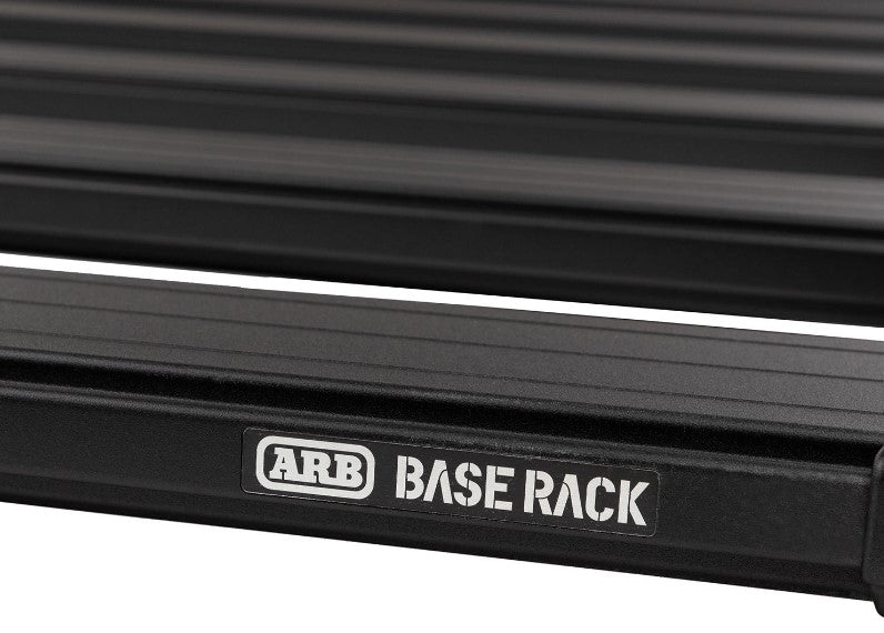 vue de près d'un logo ARB Baserack sur galerie