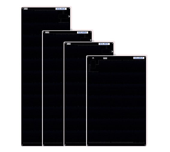 4 panneaux solaires noirs sur fond blanc de la marque Solara